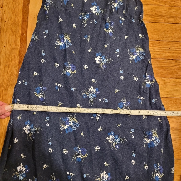 ROUJE DARIA DAINTY FLORAL NAVY DRESS - Picture 9 of 9